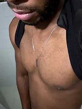 johnjaguar1  online show from November 2025 11:32:01 PM