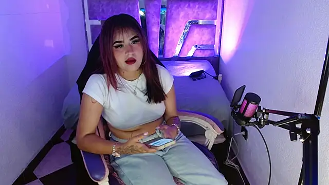 Snapshot of ivoni chatting on October 2025 06:27:02 PM ivoni online show from October 2025 06:27:02 PM