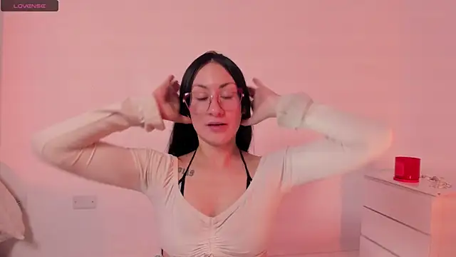 Snapshot of clover_tter_ chatting on November 2025 04:07:01 PM clover tter online show from November 2025 04:07:01 PM