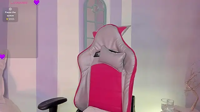 Snapshot of clover_tter_ chatting on November 2025 12:35:01 AM clover tter online show from November 2025 12:35:01 AM