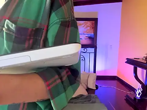 Snapshot of Zulyhenao chatting on October 2025 04:56:02 AM Zulyhenao online show from October 2025 04:56:02 AM