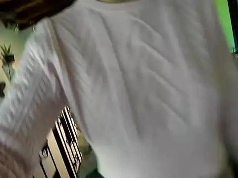 Snapshot of Zulyhenao chatting on October 2025 04:15:01 AM Zulyhenao online show from October 2025 04:15:01 AM