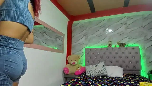 Snapshot of Stefany_Andruw chatting on November 2025 04:29:02 PM Stefany Andruw online show from November 2025 04:29:02 PM