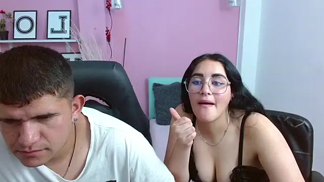 Snapshot of Eric_and_Alisson chatting on October 2025 06:52:01 PM Eric and Alisson online show from October 2025 06:52:01 PM