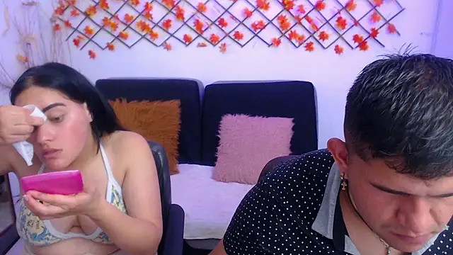 Snapshot of Eric_and_Alisson chatting on November 2025 12:16:02 PM Eric and Alisson online show from November 2025 12:16:02 PM