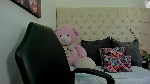 Snapshot of zafiro_rh chatting on November 2025 11:25:01 PM zafiro rh online show from November 2025 11:25:01 PM