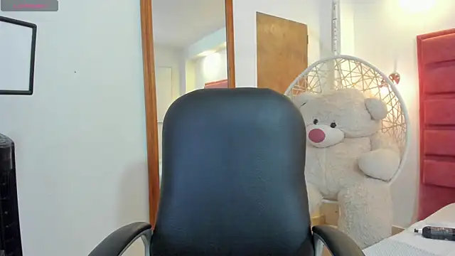 emaa rosse online show from October 2025 12:33:01 PM