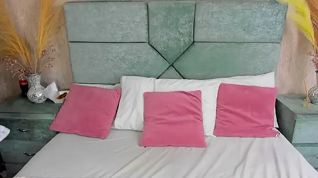 Snapshot of Clohe_Bell chatting on October 2025 08:03:02 PM Clohe Bell online show from October 2025 08:03:02 PM