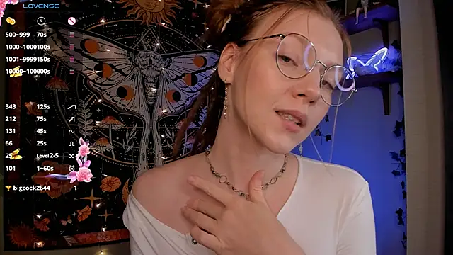 lyra thenymph online show from October 2025 10:40:02 AM