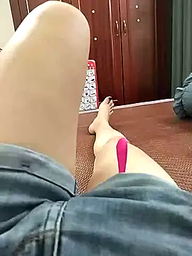 Snapshot of Lili_2love chatting on October 2025 01:25:02 AM Lili 2love online show from October 2025 01:25:02 AM