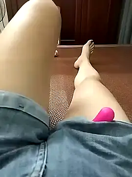 Snapshot of Lili_2love chatting on October 2025 01:01:01 PM Lili 2love online show from October 2025 01:01:01 PM