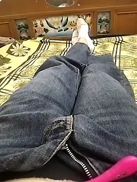 Snapshot of Lili_2love chatting on October 2025 12:41:02 AM Lili 2love online show from October 2025 12:41:02 AM