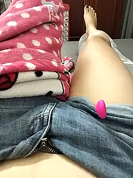 Snapshot of Lili_2love chatting on October 2025 12:45:01 PM Lili 2love online show from October 2025 12:45:01 PM