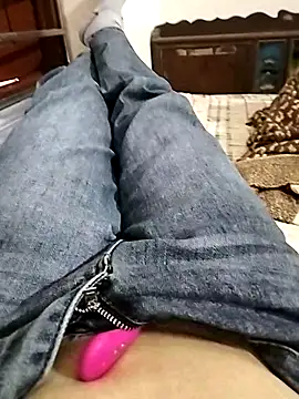 Snapshot of Lili_2love chatting on October 2025 12:45:01 AM Lili 2love online show from October 2025 12:45:01 AM