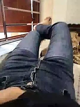 Snapshot of Lili_2love chatting on November 2025 02:00:01 AM Lili 2love online show from November 2025 02:00:01 AM