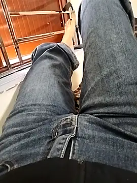 Snapshot of Lili_2love chatting on November 2025 01:48:01 AM Lili 2love online show from November 2025 01:48:01 AM