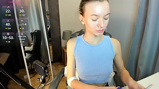 Snapshot of EvaToniz chatting on November 2025 01:04:01 AM EvaToniz online show from November 2025 01:04:01 AM