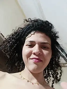 Larissinhamm online show from November 2025 06:08:02 PM