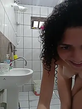 Larissinhamm online show from November 2025 06:26:01 PM