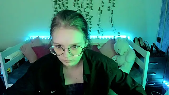 Snapshot of shy_elina01 chatting on October 2025 10:36:01 AM shy elina01 online show from October 2025 10:36:01 AM