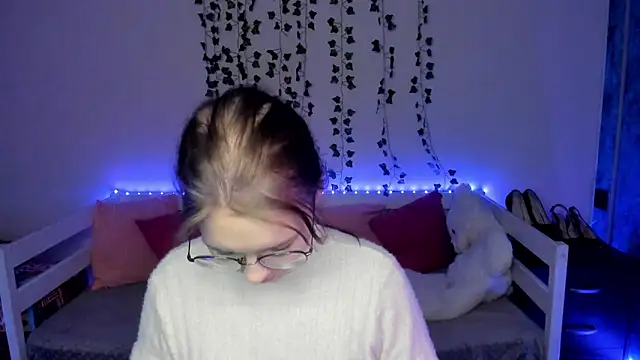 Snapshot of shy_elina01 chatting on October 2025 10:38:02 AM shy elina01 online show from October 2025 10:38:02 AM