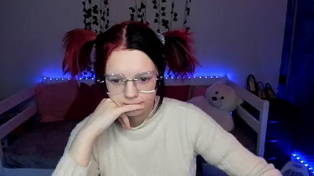 Snapshot of shy_elina01 chatting on November 2025 09:08:02 AM shy elina01 online show from November 2025 09:08:02 AM