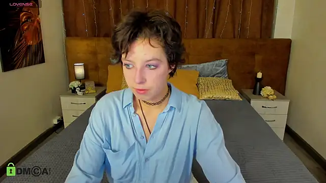 Sara Frayer online show from October 2025 01:02:02 AM