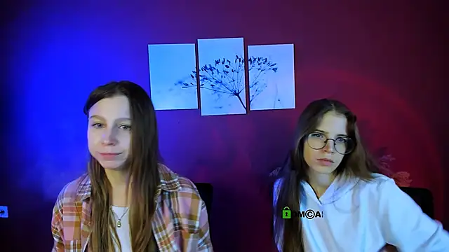 esme moore  online show from October 2025 08:48:02 AM