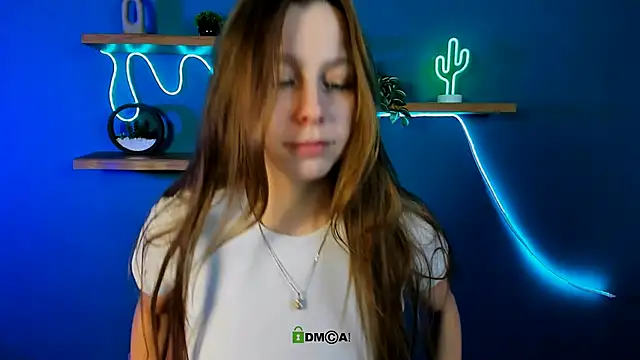 esme moore  online show from November 2025 09:42:02 AM