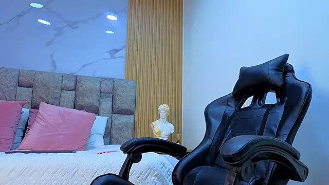 Snapshot of angel__kiss chatting on October 2025 12:17:02 PM angel kiss online show from October 2025 12:17:02 PM