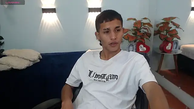 Snapshot of LiamBlack16 chatting on October 2025 01:01:01 PM LiamBlack16 online show from October 2025 01:01:01 PM