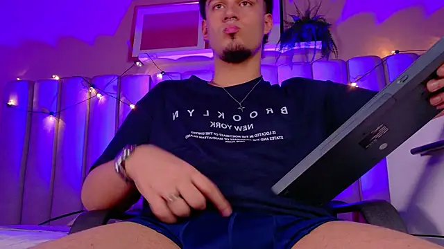 Snapshot of LiamThunder05_ chatting on November 2025 03:05:01 AM LiamThunder05 online show from November 2025 03:05:01 AM