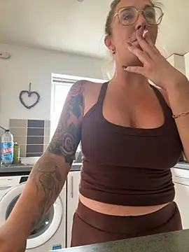 MimiMaee online show from October 2025 08:37:01 AM