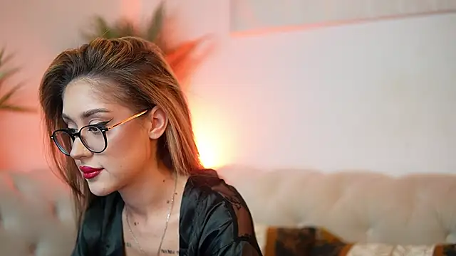 Snapshot of AileenKiss chatting on October 2025 06:41:02 PM AileenKiss online show from October 2025 06:41:02 PM