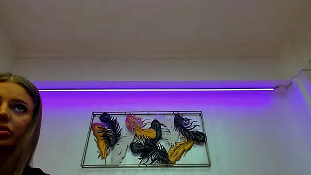 VikaFever online show from November 2025 04:23:01 AM