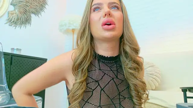 VikaFever online show from November 2025 04:10:02 AM