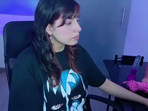 Snapshot of Violetta_Swett_ chatting on November 2025 02:46:01 PM Violetta Swett online show from November 2025 02:46:01 PM