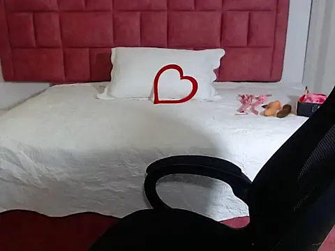 Snapshot of sweetsubmisaxox chatting on October 2025 02:28:02 PM sweetsubmisaxox online show from October 2025 02:28:02 PM