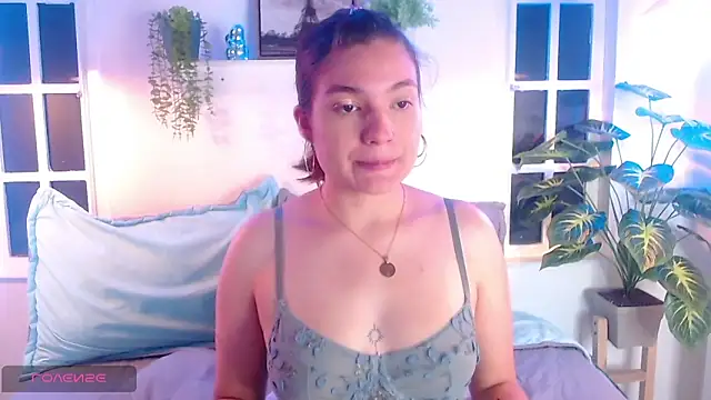 Viollet C online show from October 2025 01:37:02 AM