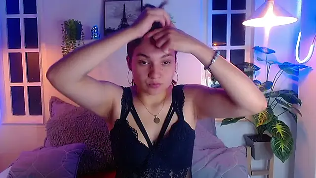 Viollet C online show from October 2025 01:39:01 AM