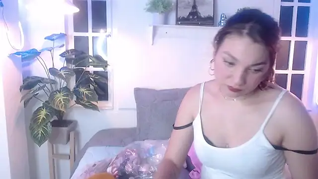 Viollet C online show from October 2025 01:49:01 AM