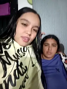 Snapshot of cleo_and_caliope chatting on October 2025 05:52:02 AM cleo and caliope online show from October 2025 05:52:02 AM