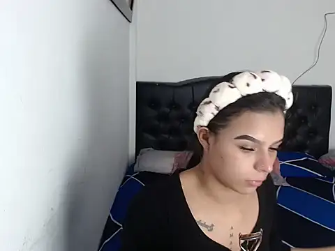 Snapshot of linnaskinyy chatting on November 2025 06:17:02 AM linnaskinyy online show from November 2025 06:17:02 AM