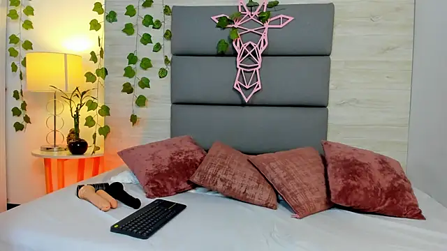 Snapshot of MarianaMiller1 chatting on October 2025 03:51:01 AM MarianaMiller1 online show from October 2025 03:51:01 AM