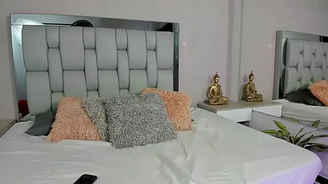 Snapshot of MarianaMiller1 chatting on October 2025 02:46:02 AM MarianaMiller1 online show from October 2025 02:46:02 AM