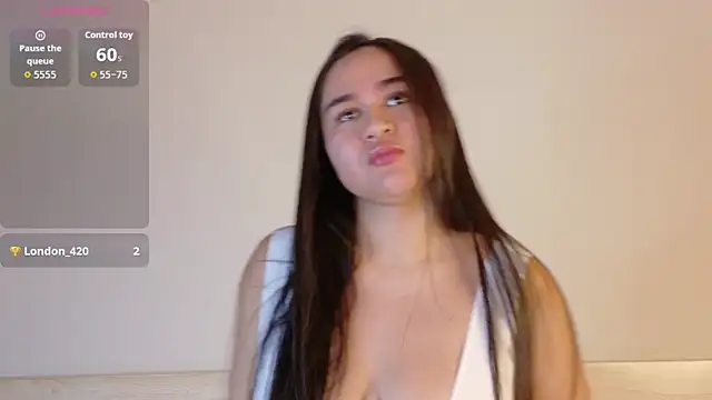 Snapshot of Mia_belmontt chatting on October 2025 07:33:02 PM Mia belmontt online show from October 2025 07:33:02 PM