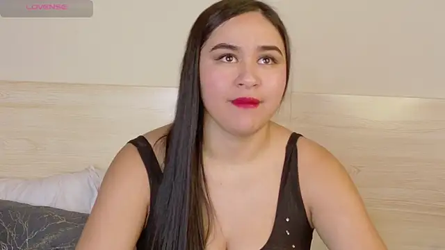 Snapshot of Mia_belmontt chatting on October 2025 08:07:02 PM Mia belmontt online show from October 2025 08:07:02 PM