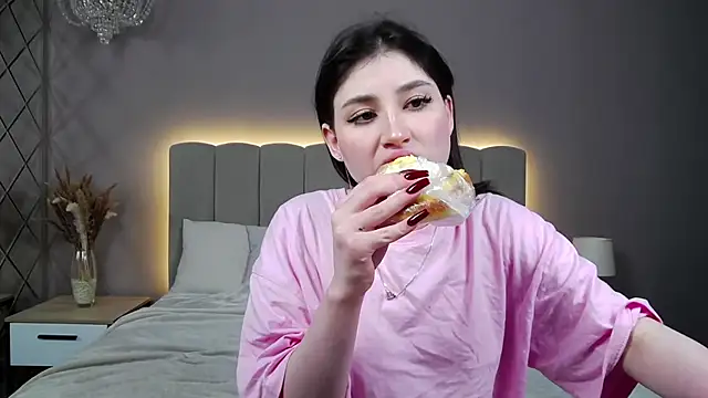 Snapshot of DianaMello chatting on November 2025 04:21:01 AM DianaMello online show from November 2025 04:21:01 AM