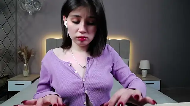 Snapshot of DianaMello chatting on November 2025 04:29:02 AM DianaMello online show from November 2025 04:29:02 AM