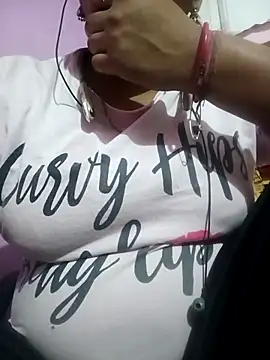 Snapshot of Priyanka_hot54 chatting on October 2025 09:32:01 AM Priyanka hot54 online show from October 2025 09:32:01 AM